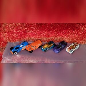 Lot of 5 Hot Wheels cars